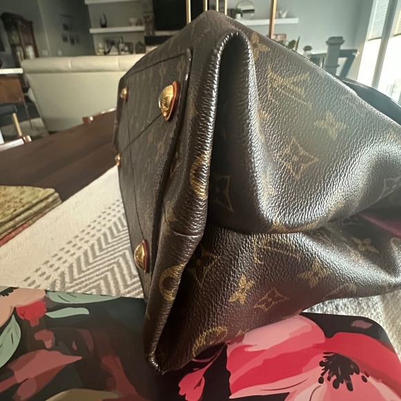 AUTHENTIC Louis Vuitton Monogram Olympe Aurore, Receipt Available - Picture 4 of 14